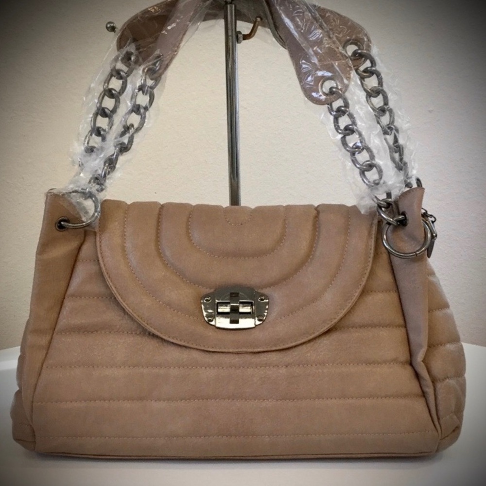 🌸NEW!🌸Tuscan Taupe Trapeze Quilted Satchel